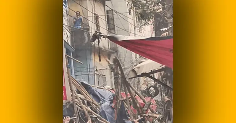 আরমানিটোলায় ভবনের ভাঙা রেলিং